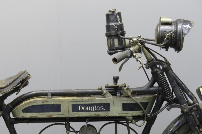 Douglas-1919-350-2610-7
