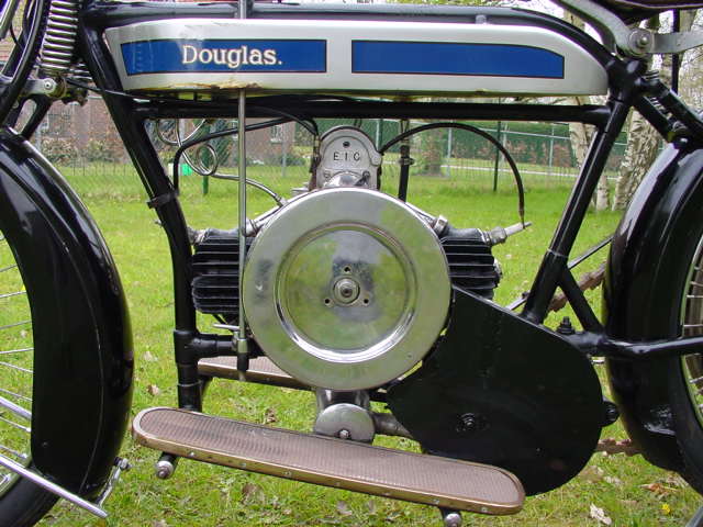 Douglas-1920-Austr-4