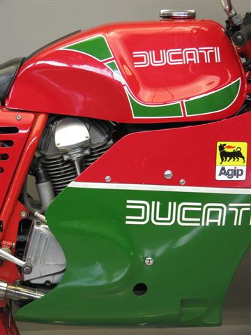 Ducati-1984-mike-Hailwood-replica-4