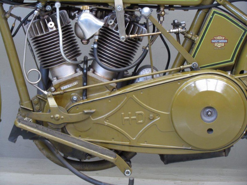 Harley-Davidson-1920-20F-MV-4