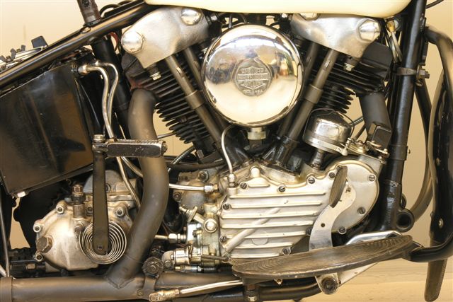Harley-Davidson-1946-46FL-3