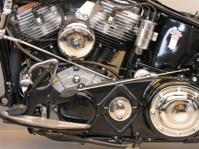Harley-Davidson-1951-FLH-Hydraglide-L-4