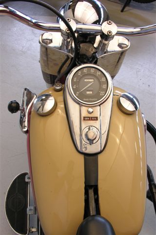 Harley-Davidson-1957-Hydra-Glide-5