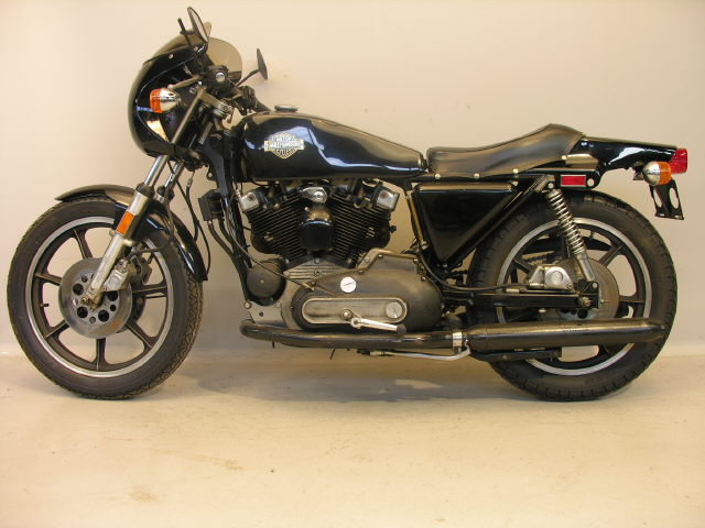 Harley-Davidson-1978-XLCR-JR-2