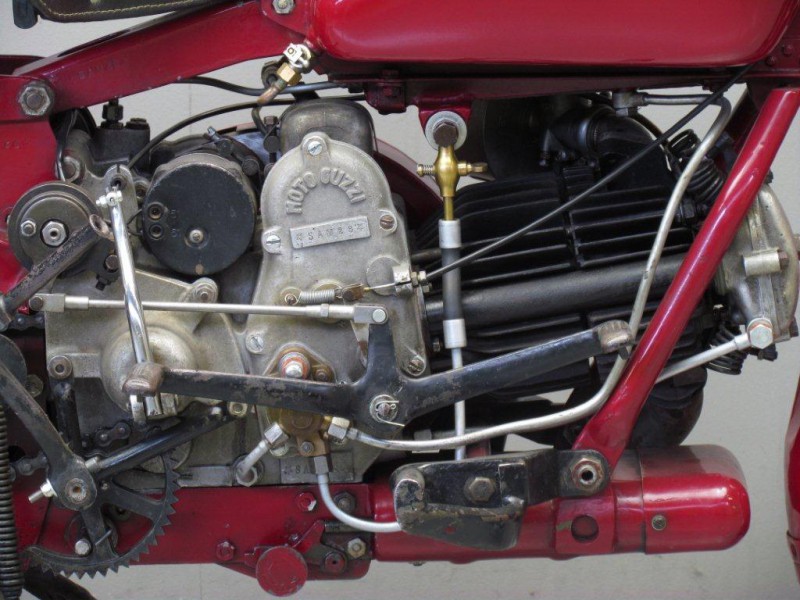 Moto-Guzzi-1954-superalce-3