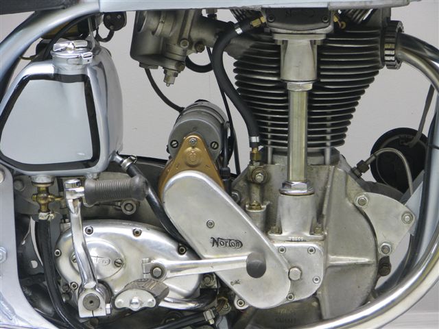 Norton-1952-International-3