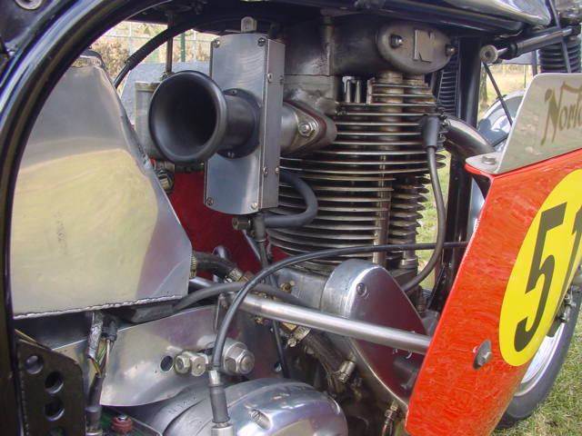 Norton-1956-ES2-racer-3