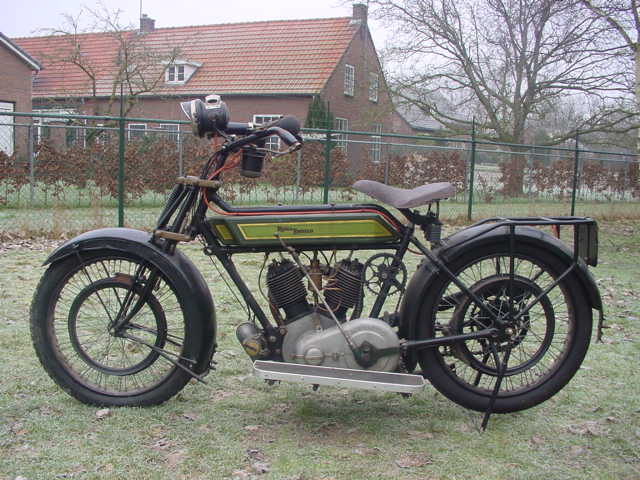 Royal-Enfiels-1921-GY-2