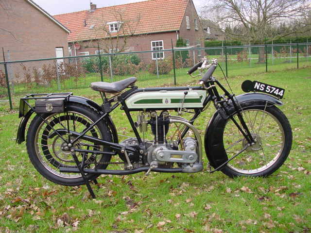 Triumph-1925-Ricardo-br-1
