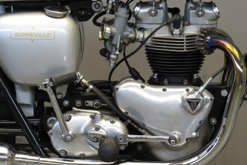 Triumph-1961-Bonneville-12990-3