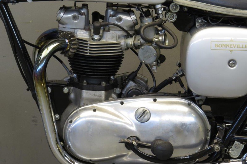 Triumph-1961-Bonneville-12990-4