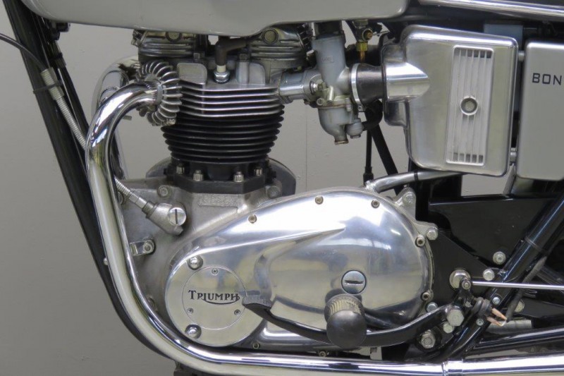 Triumph-1972-2701-3