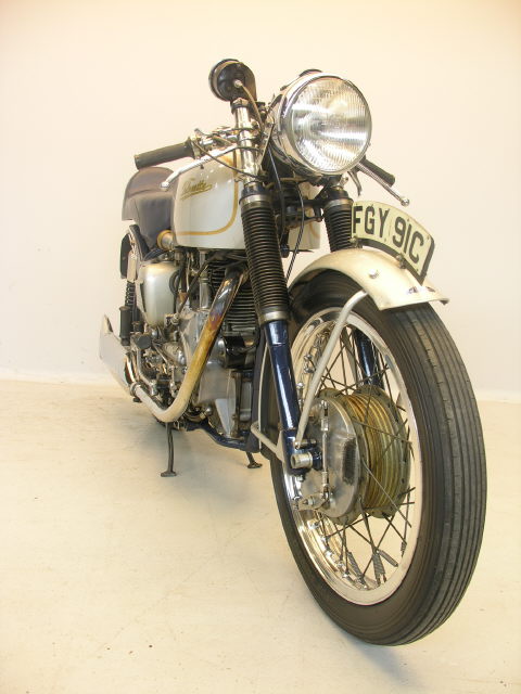 velocette-1965-Thruxton-5