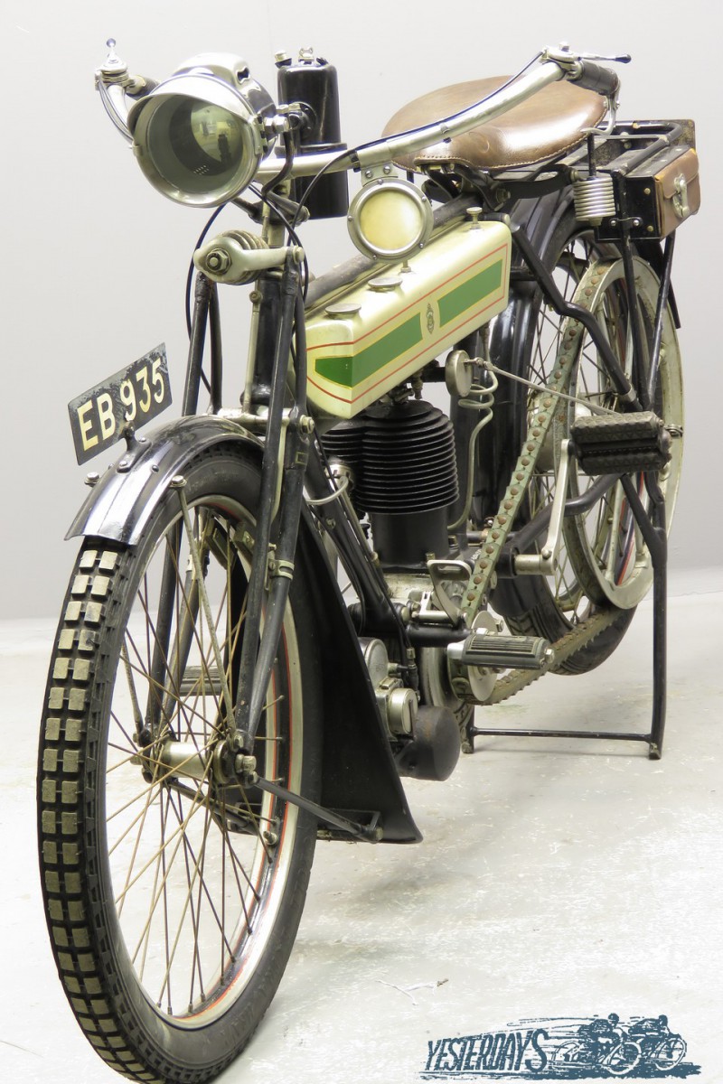 Triumph-1913-2803-5