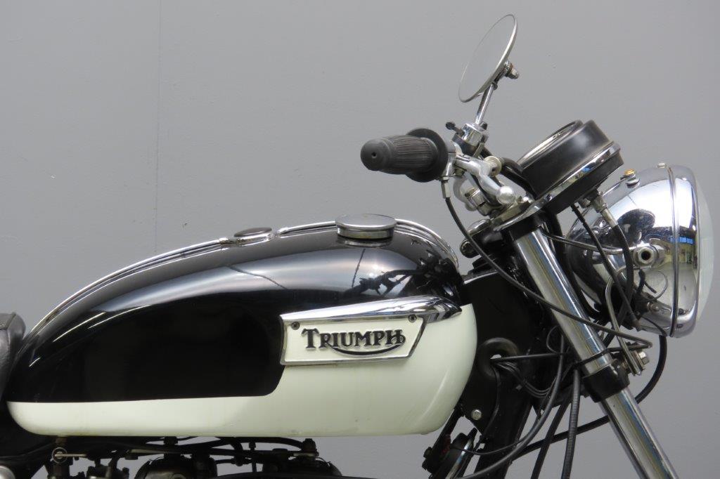 Triumph-1974-T120-2911-7