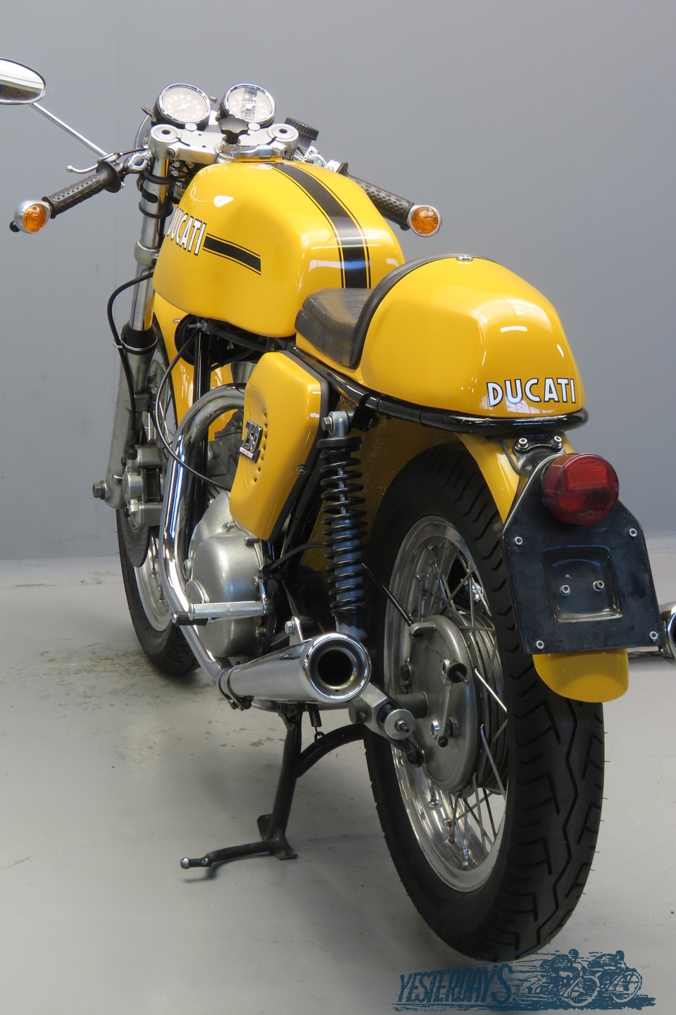 Ducati-1974-3107-11