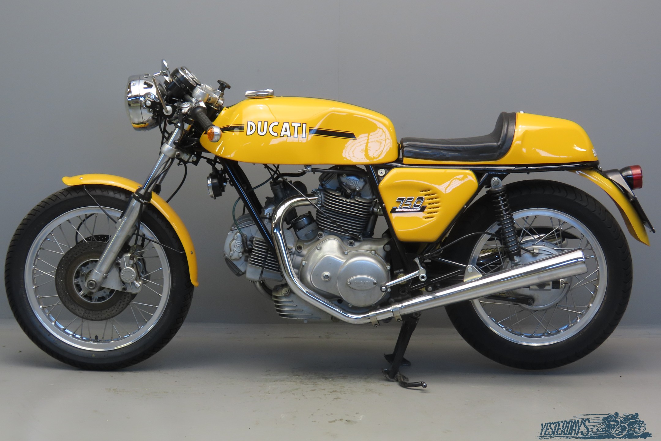 Ducati-1974-3107-8