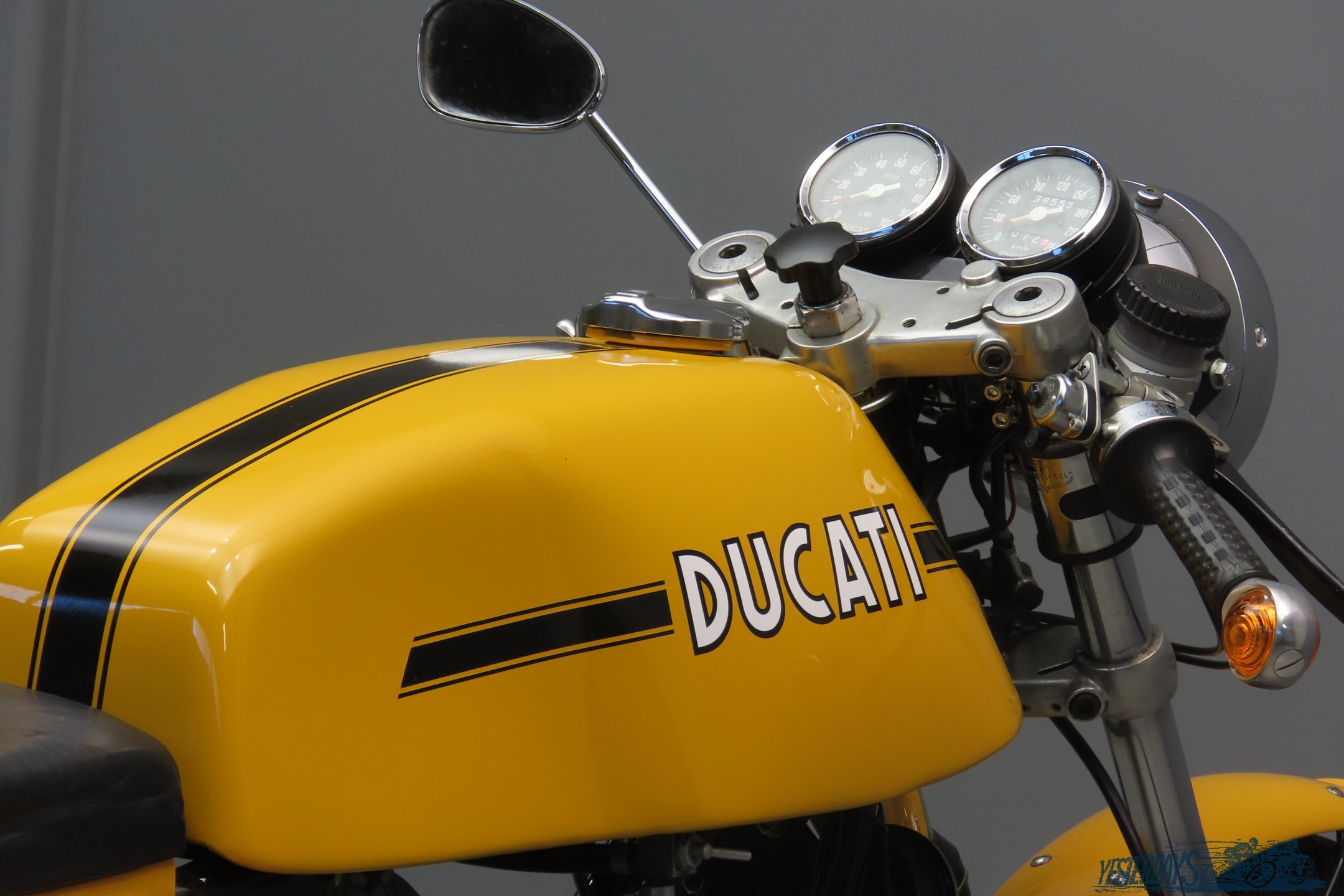 Ducati-1974-3107-9