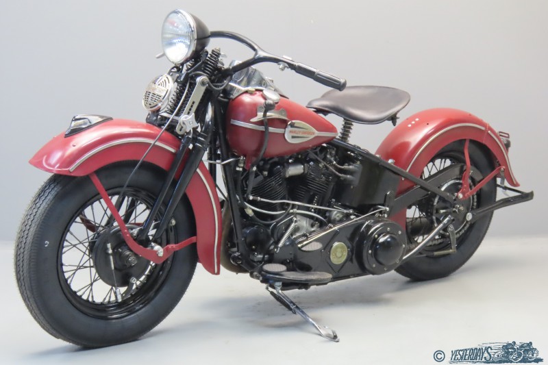 Harley Davidson 1947 FL 2304 (2)