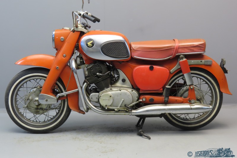 Honda 1964 Dream 2310 (2)
