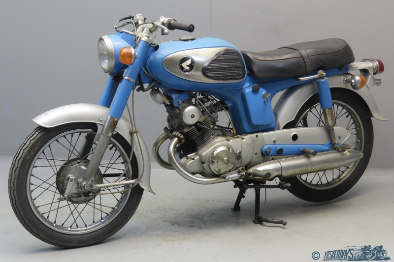 Honda 1967 CD125 2311 (11)